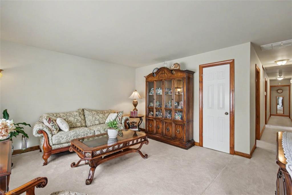 108 Bowen Dr Property Photo 5