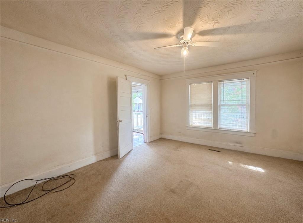 3038 Vimy Ridge Ave Property Photo 9
