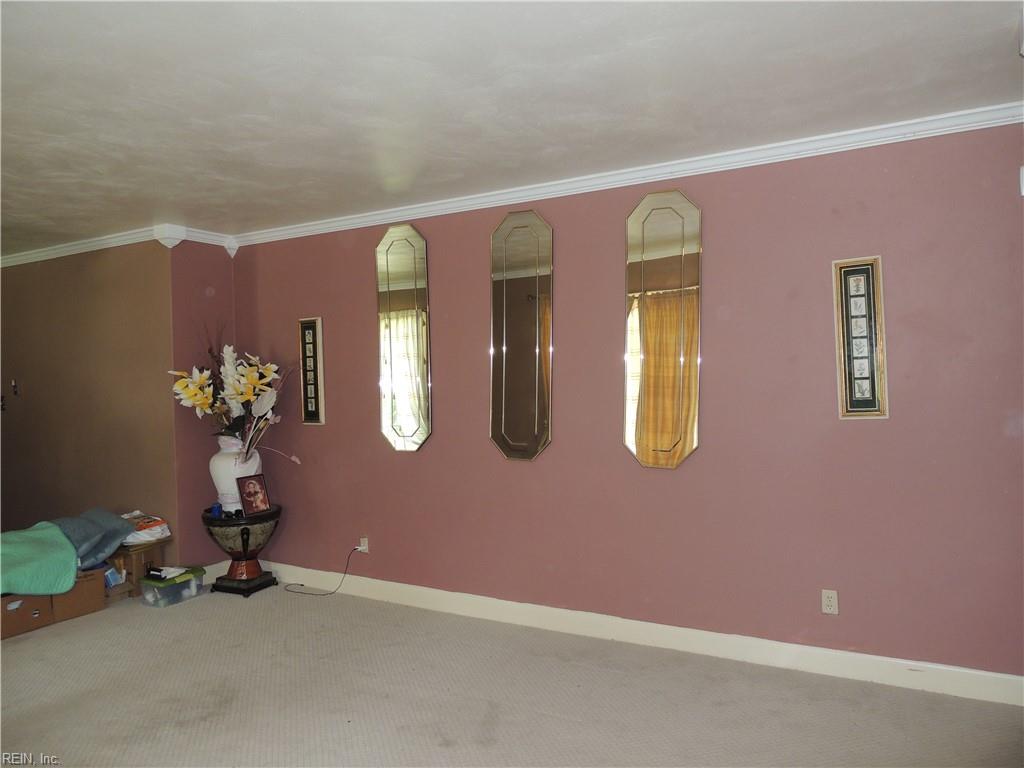 204 Holly Cove St Property Photo 4