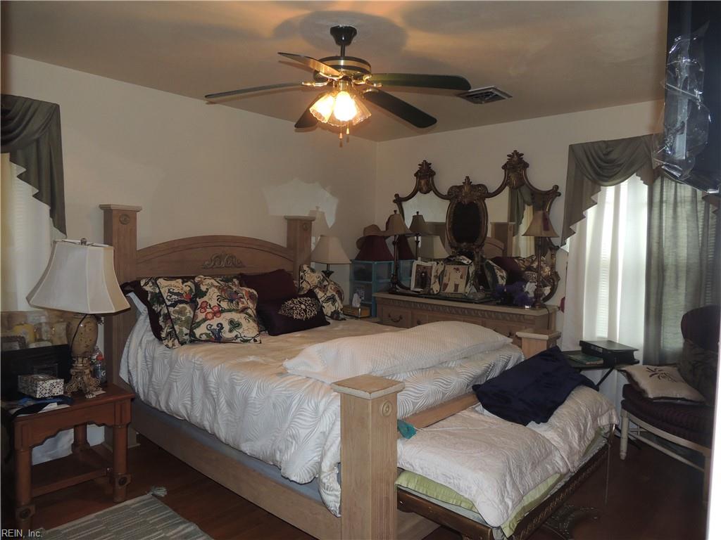204 Holly Cove St Property Photo 12