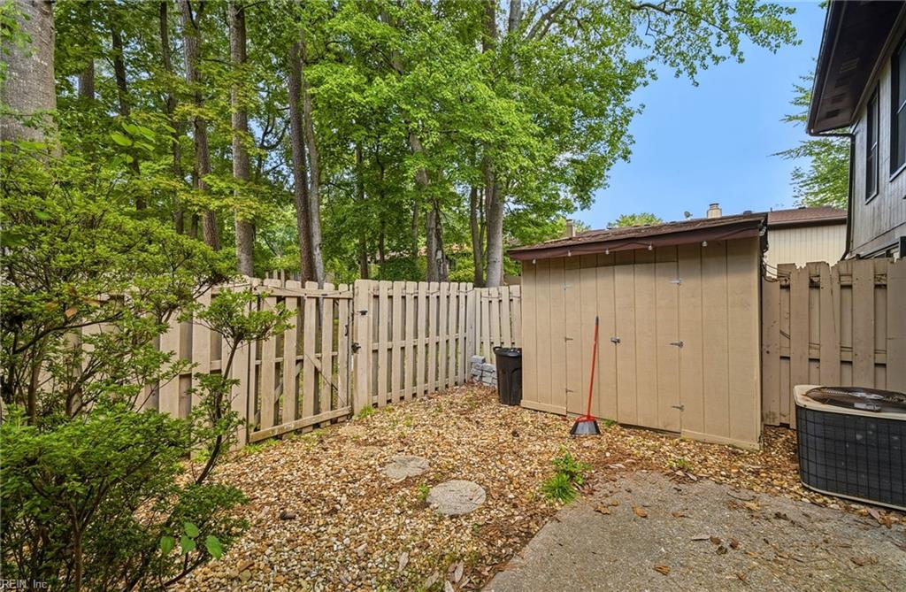 1176 Willow Green Dr Property Photo 29