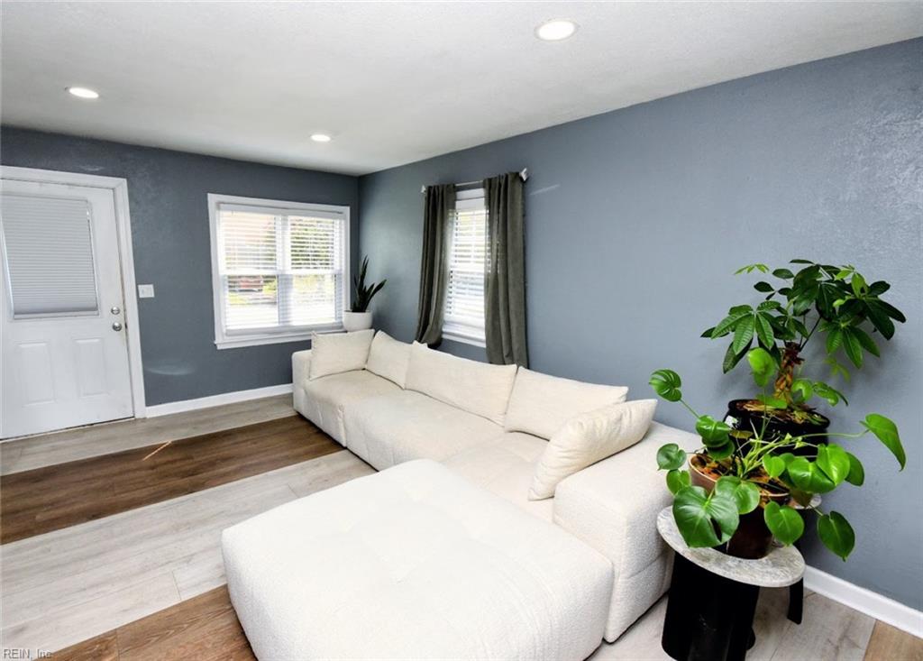 3493 Bertha St Property Photo 4