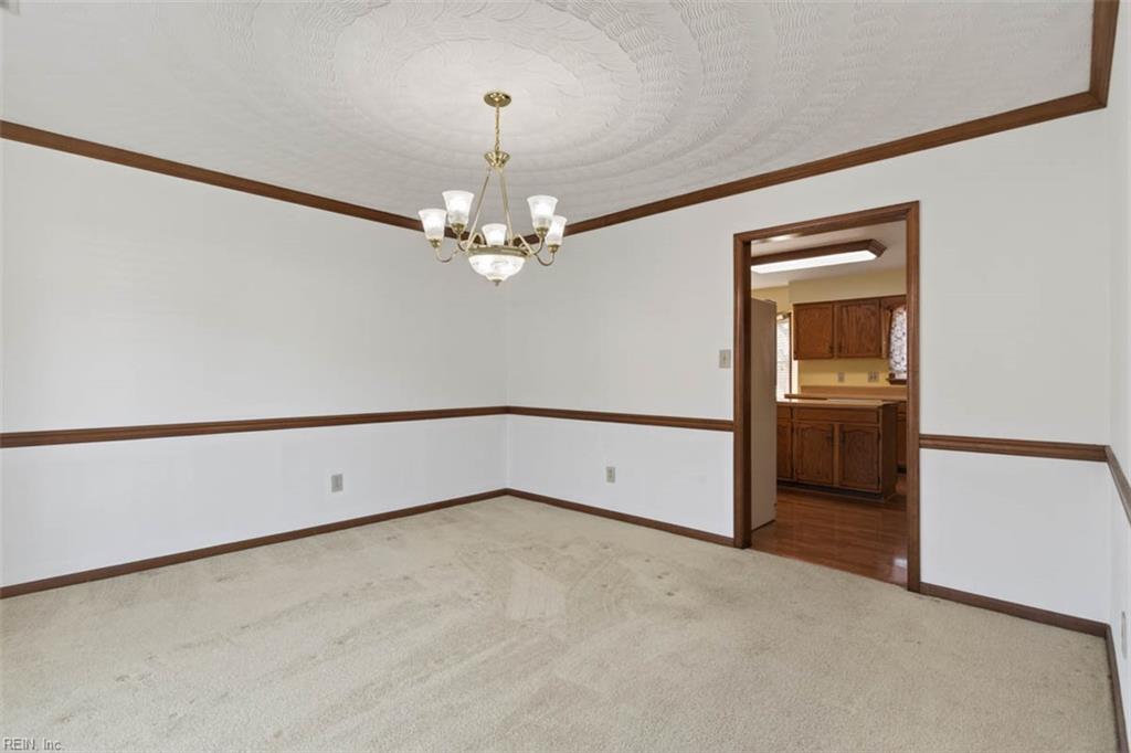 5240 Prestwick St Property Photo 10