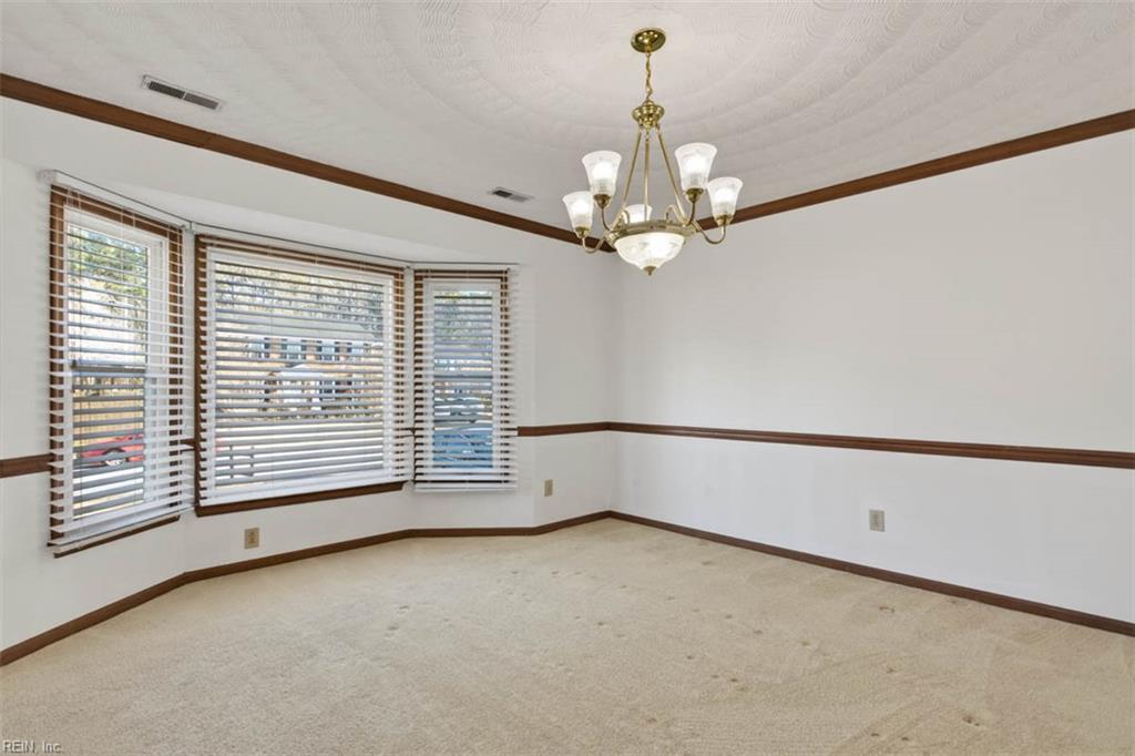 5240 Prestwick St Property Photo 11