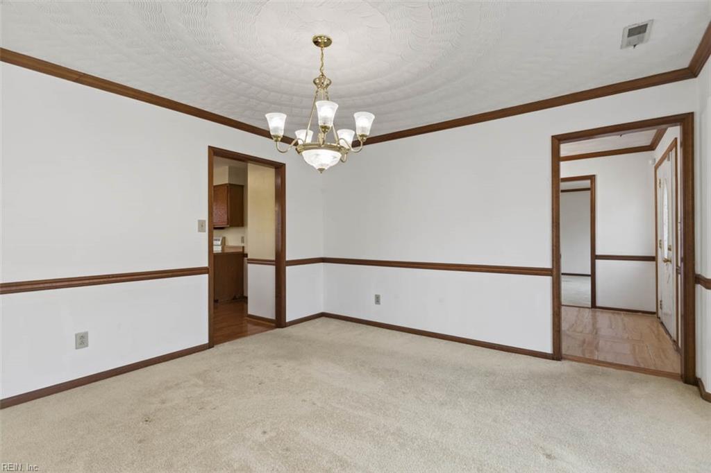5240 Prestwick St Property Photo 12