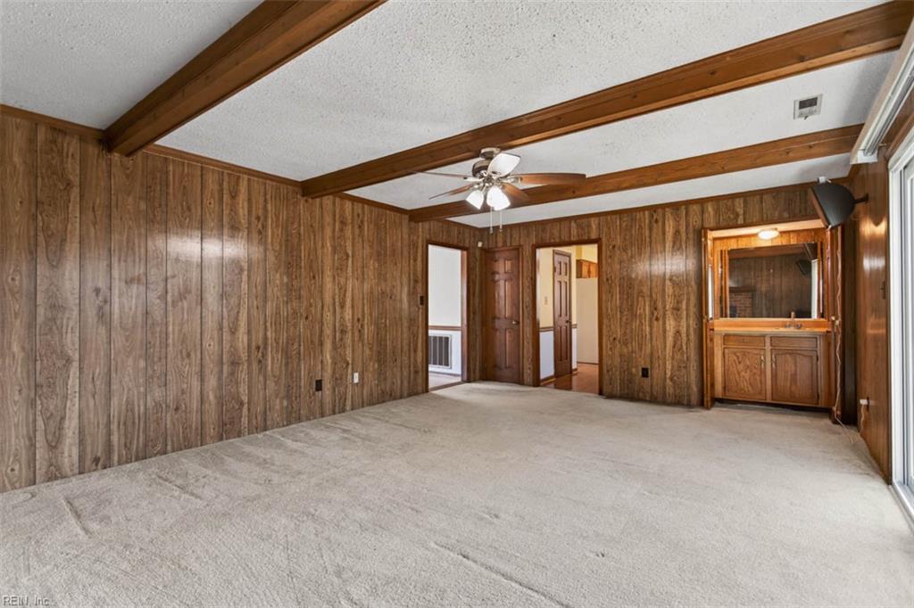 5240 Prestwick St Property Photo 15
