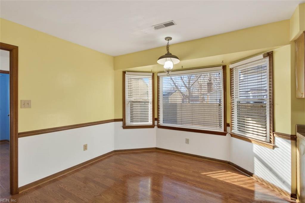 5240 Prestwick St Property Photo 19