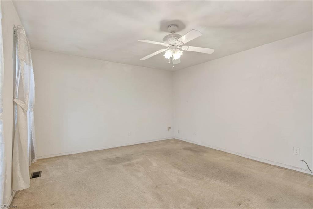 5240 Prestwick St Property Photo 25