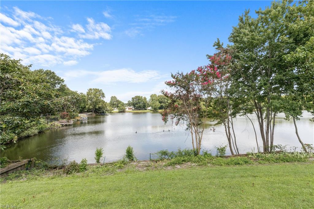 1548 Waterside Dr N Property Photo 9