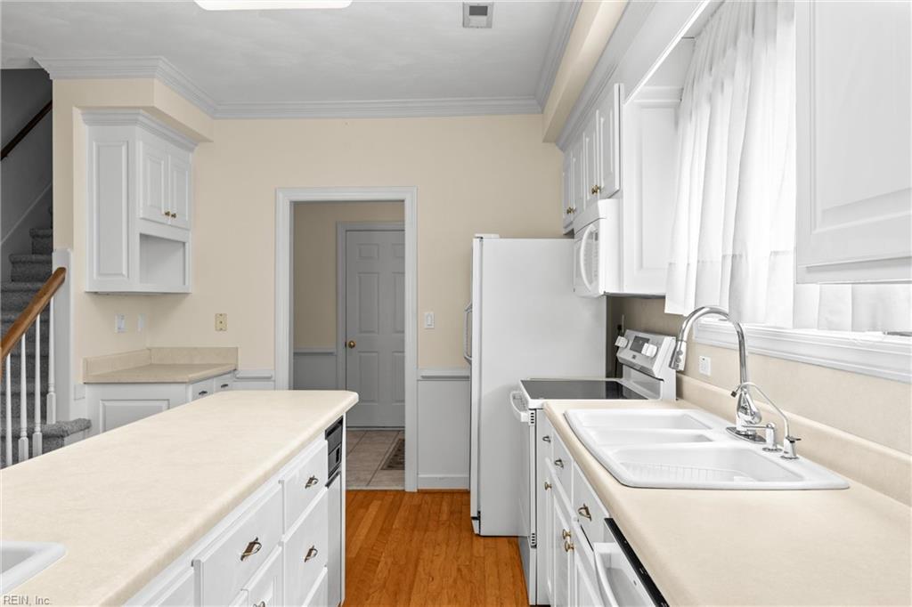 1548 Waterside Dr N Property Photo 20