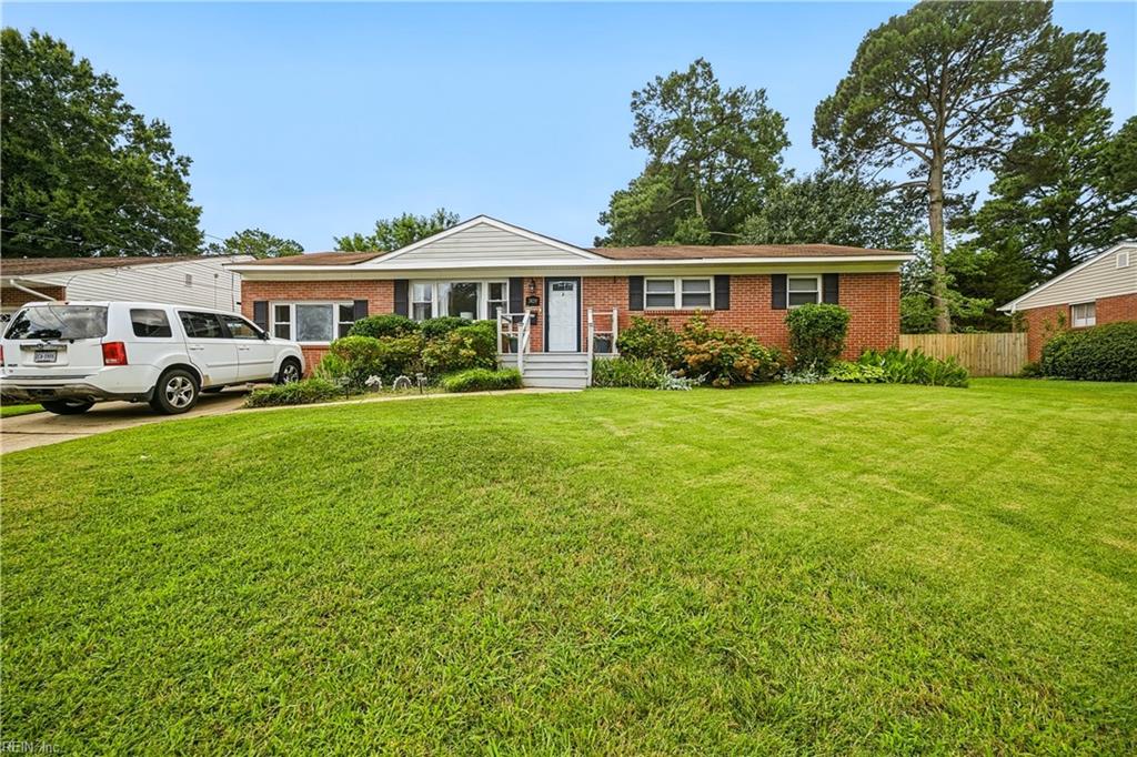 3829 Honeytree Ln Property Photo 2