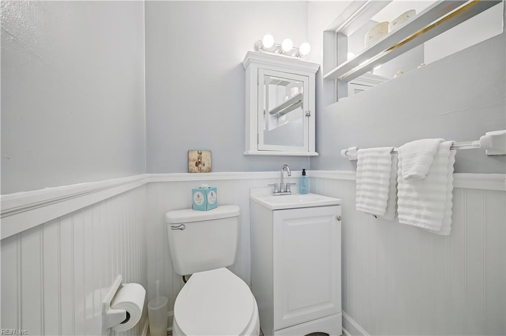 3829 Honeytree Ln Property Photo 22