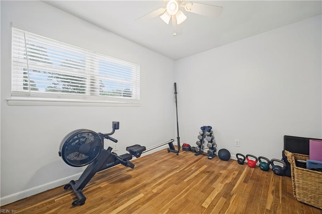 3829 Honeytree Ln Property Photo 25