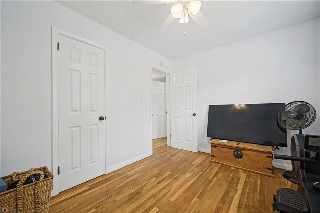 3829 Honeytree Ln Property Photo 26