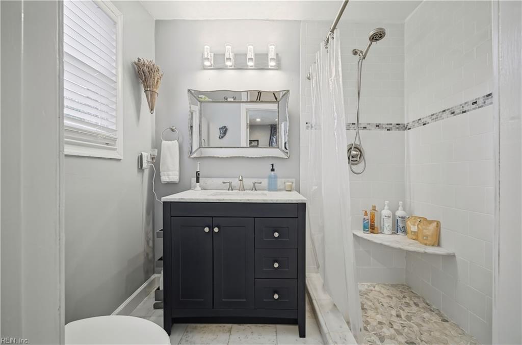 3829 Honeytree Ln Property Photo 33