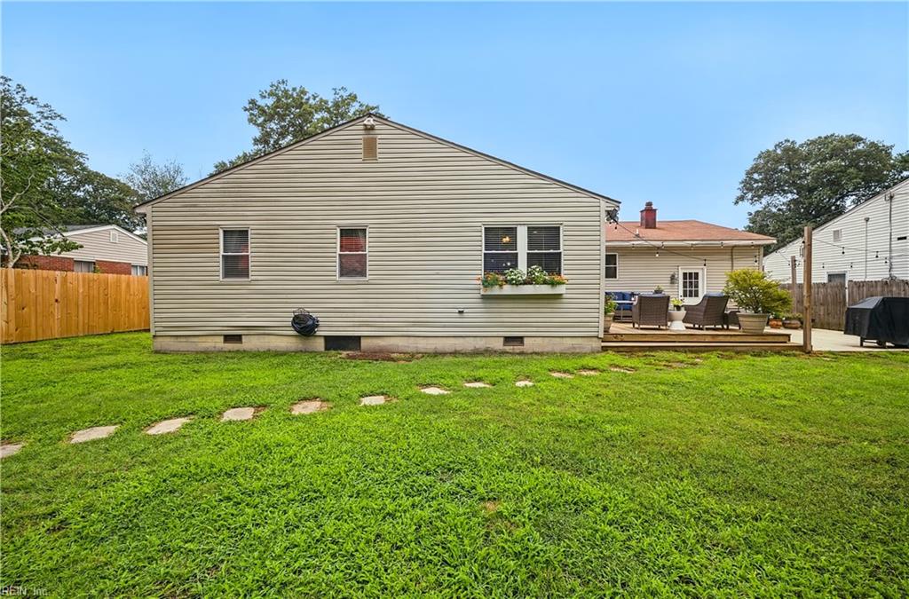 3829 Honeytree Ln Property Photo 40