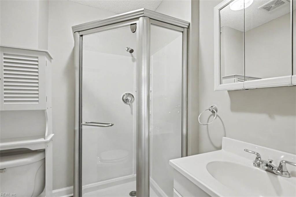 111 Leyland Ct Property Photo 40