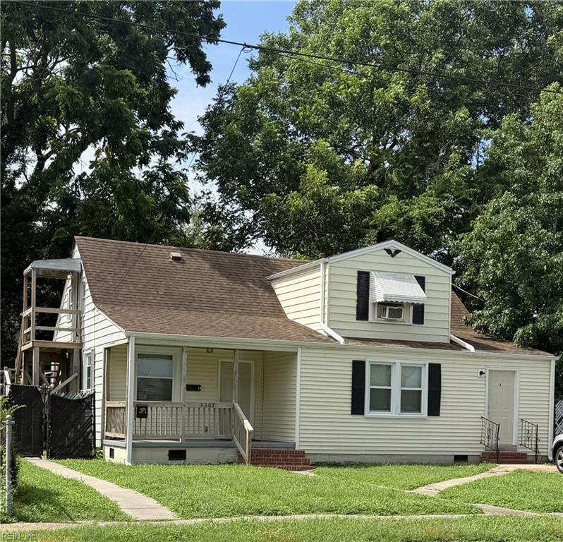 3207 Scott St Property Photo 1