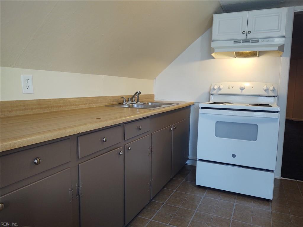 3207 Scott St Property Photo 4