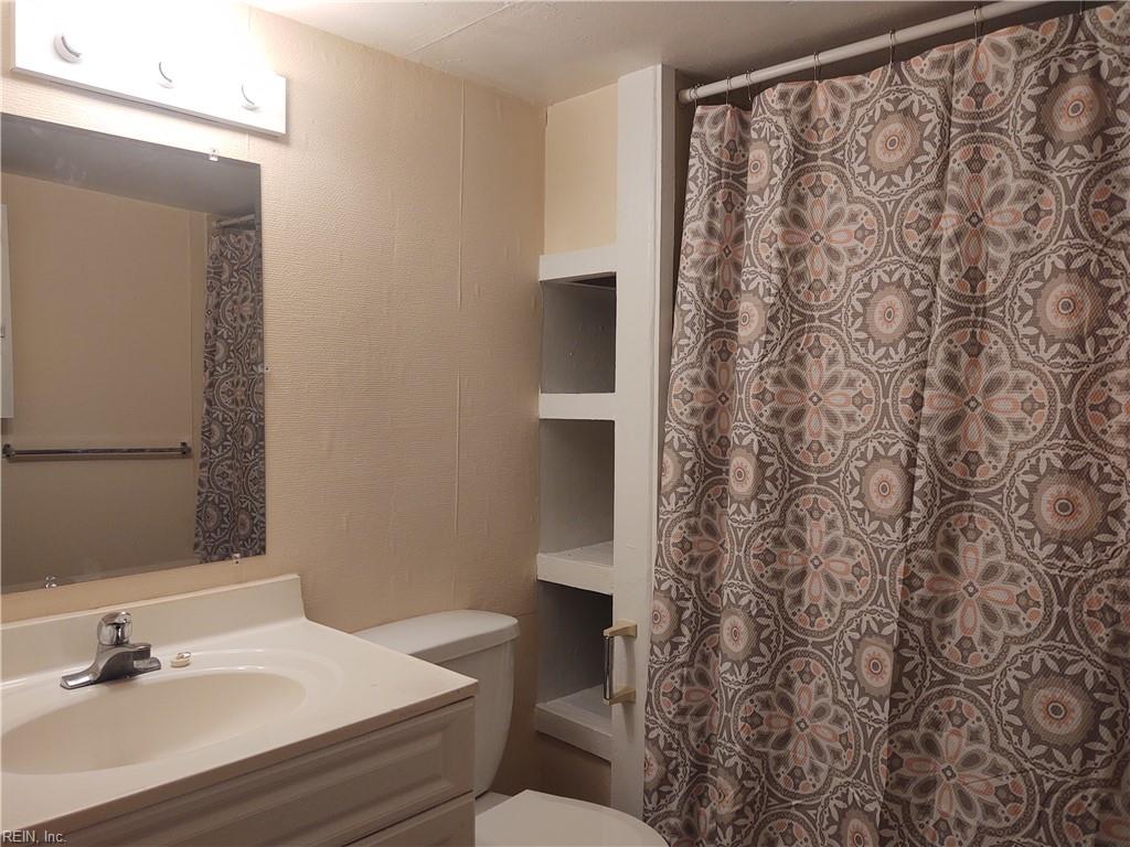 3207 Scott St Property Photo 8