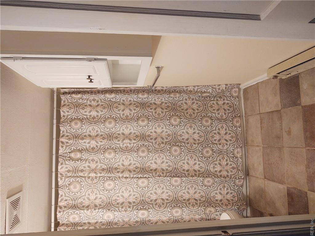 3207 Scott St Property Photo 9