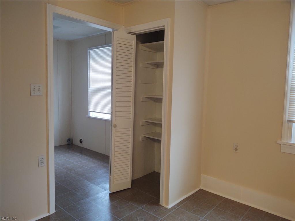 3207 Scott St Property Photo 16