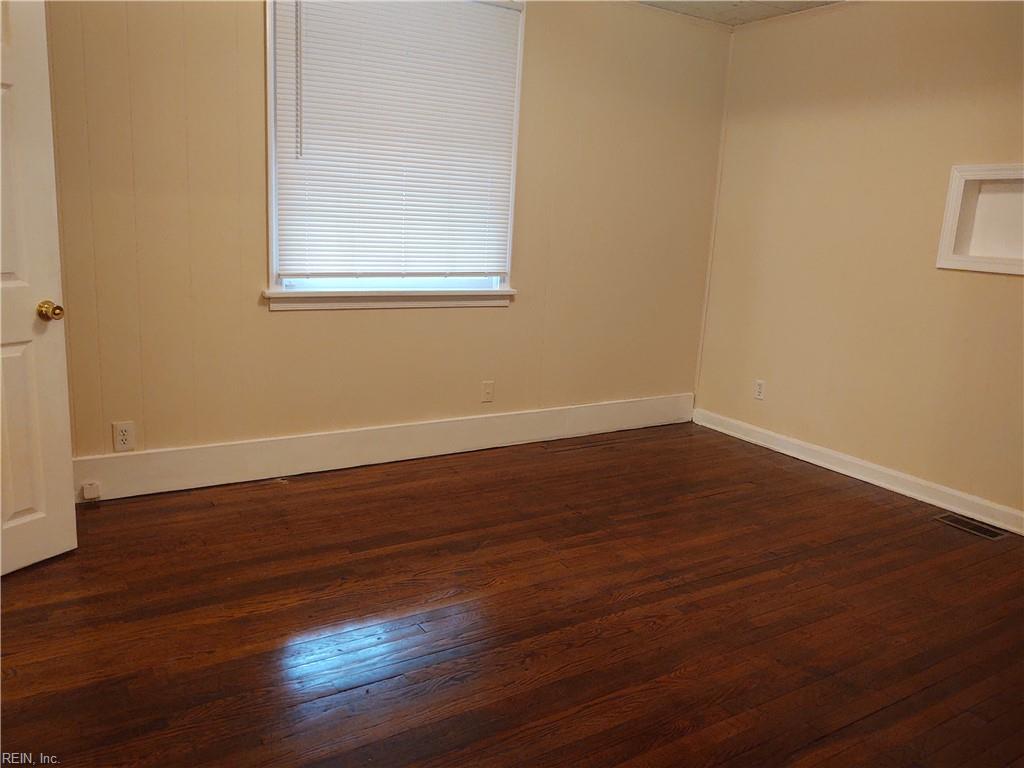 3207 Scott St Property Photo 17