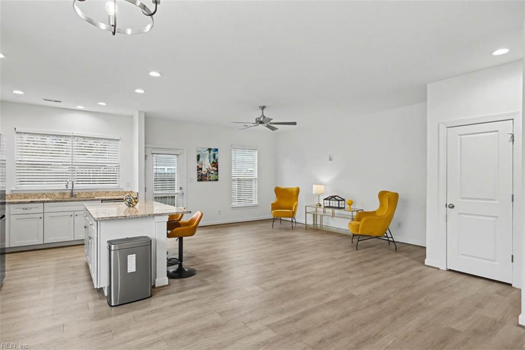 1201 Jadens Way Property Photo 3