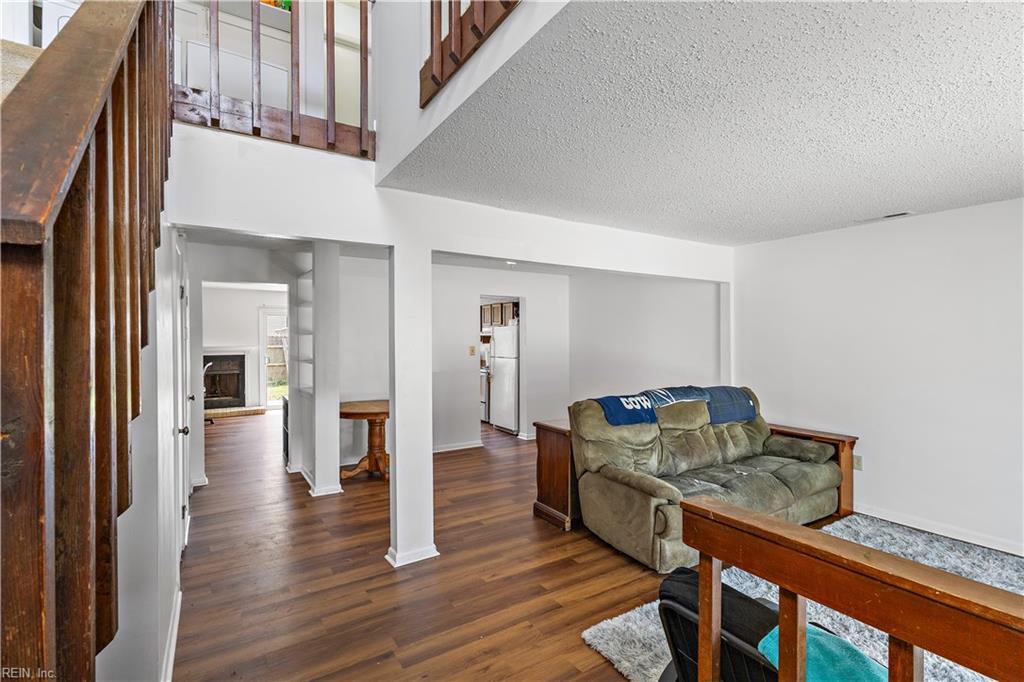3621 Chimney Creek Dr Property Photo 3