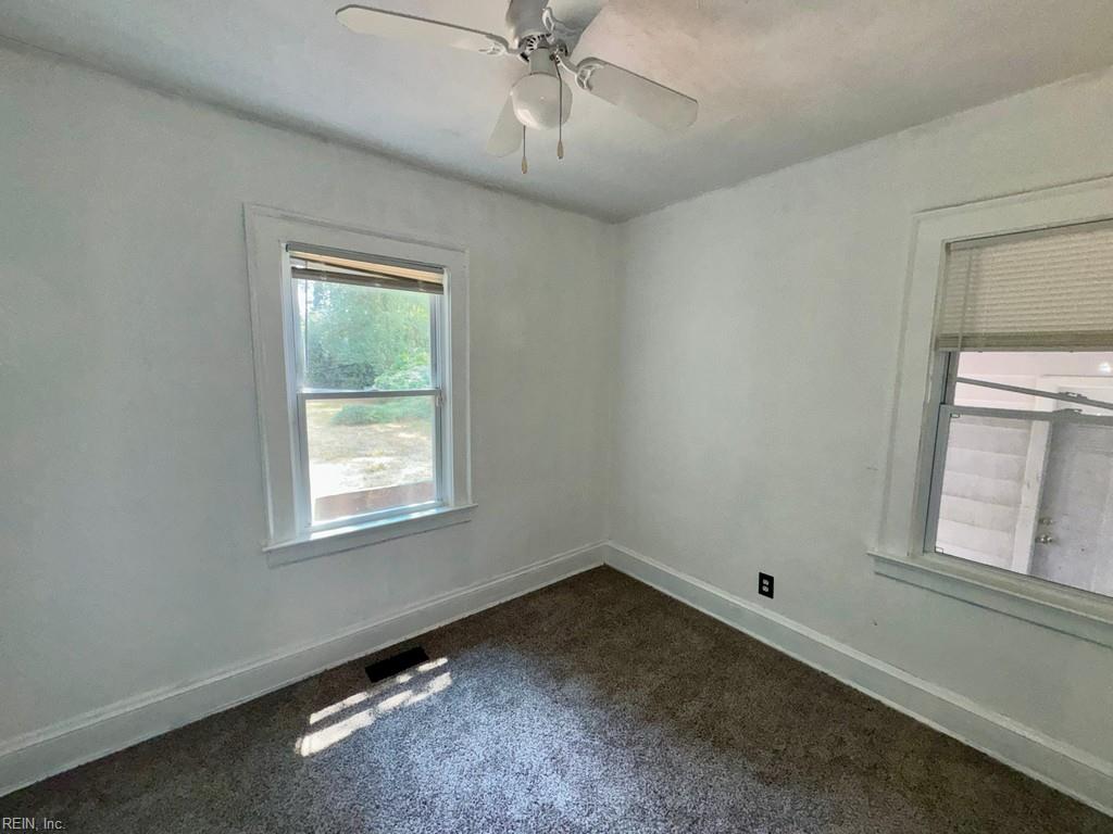 5940 Chesapeake Blvd Property Photo 8