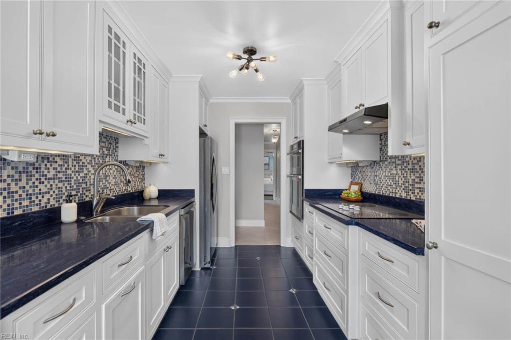 1356 Baycliff Dr Property Photo 6