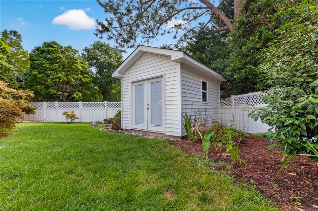 1356 Baycliff Dr Property Photo 32
