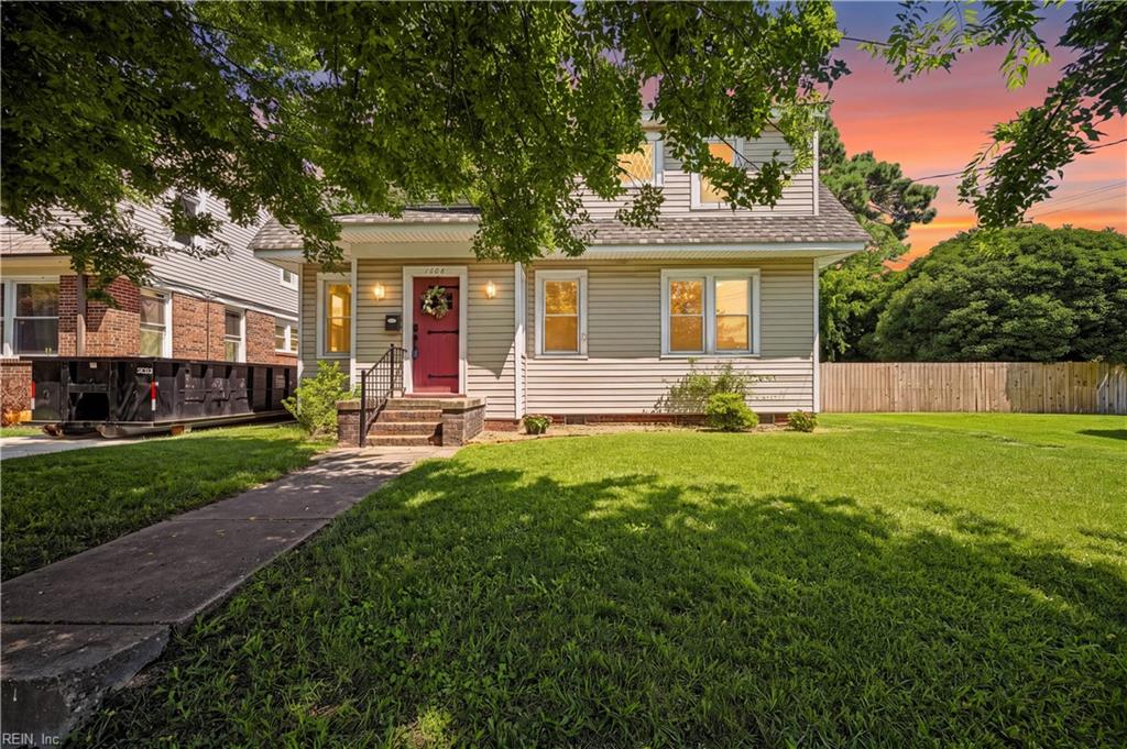 1608 Bain St Property Photo 1