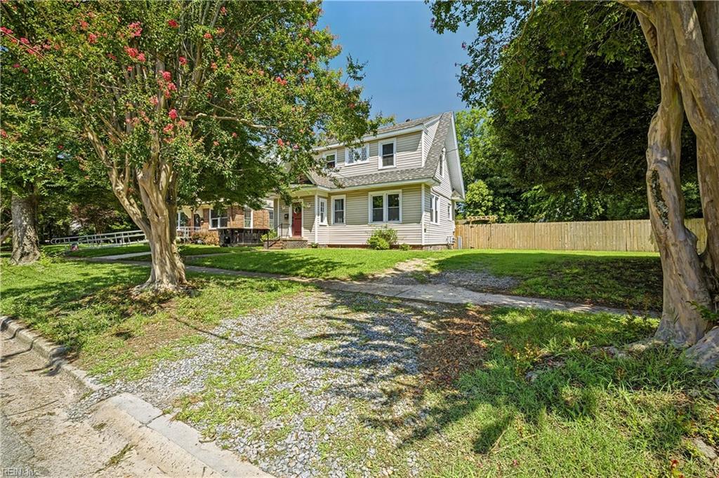 1608 Bain St Property Photo 6
