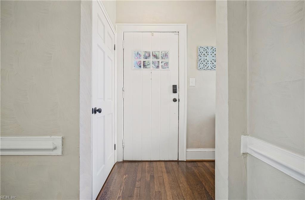 1608 Bain St Property Photo 9