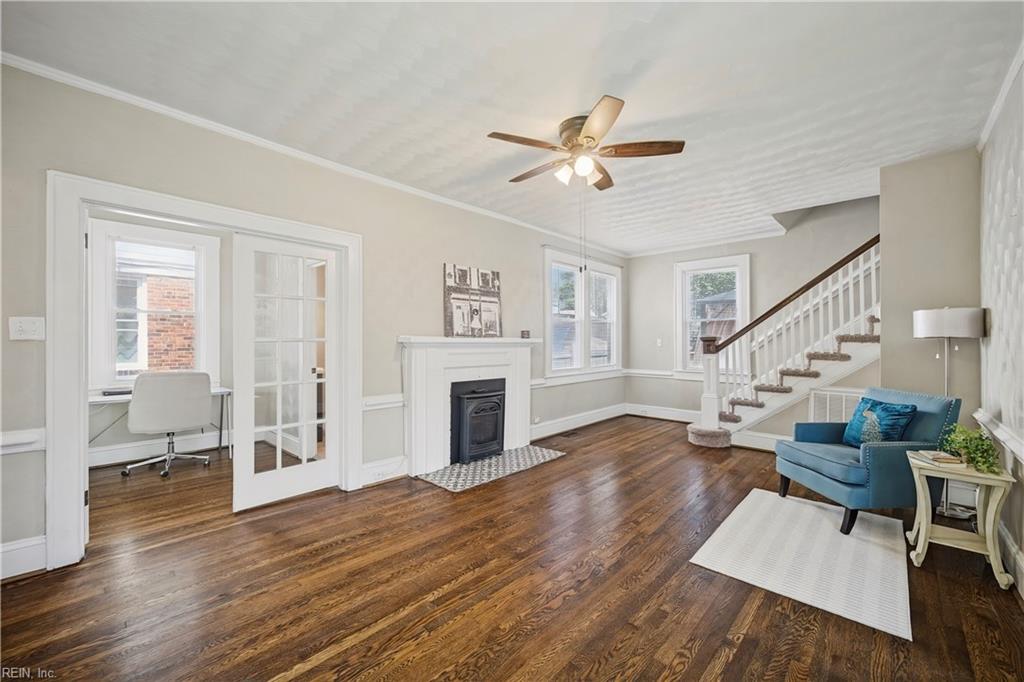 1608 Bain St Property Photo 11