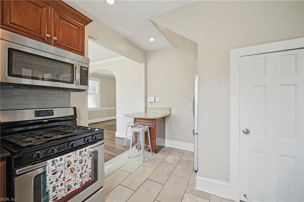 1608 Bain St Property Photo 20