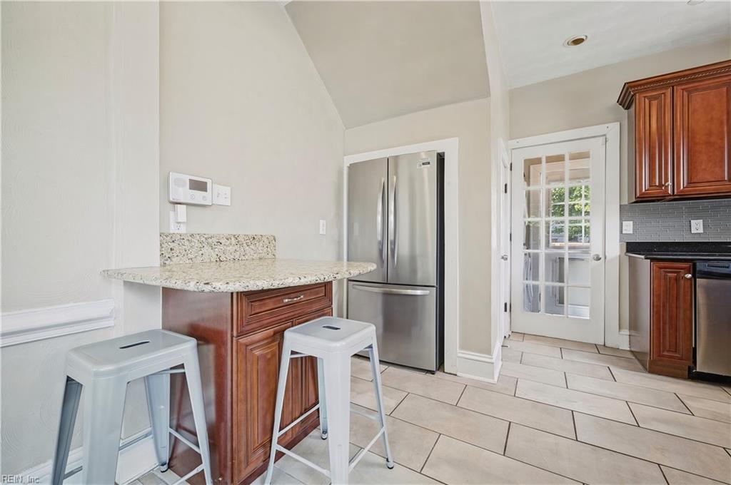 1608 Bain St Property Photo 21