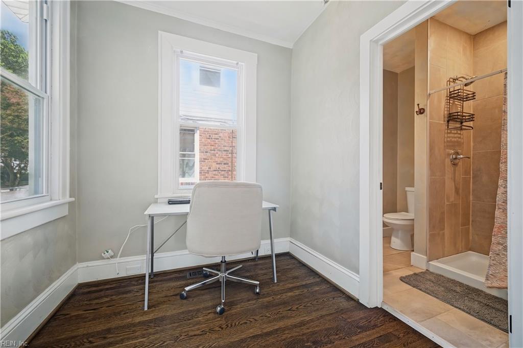 1608 Bain St Property Photo 22