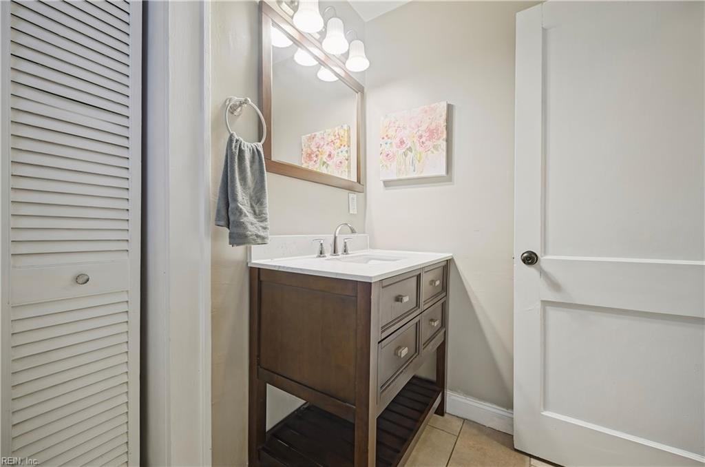 1608 Bain St Property Photo 35