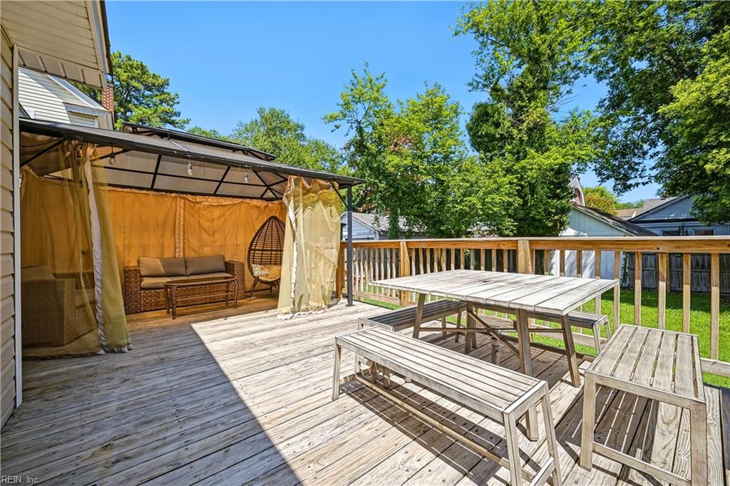 1608 Bain St Property Photo 37