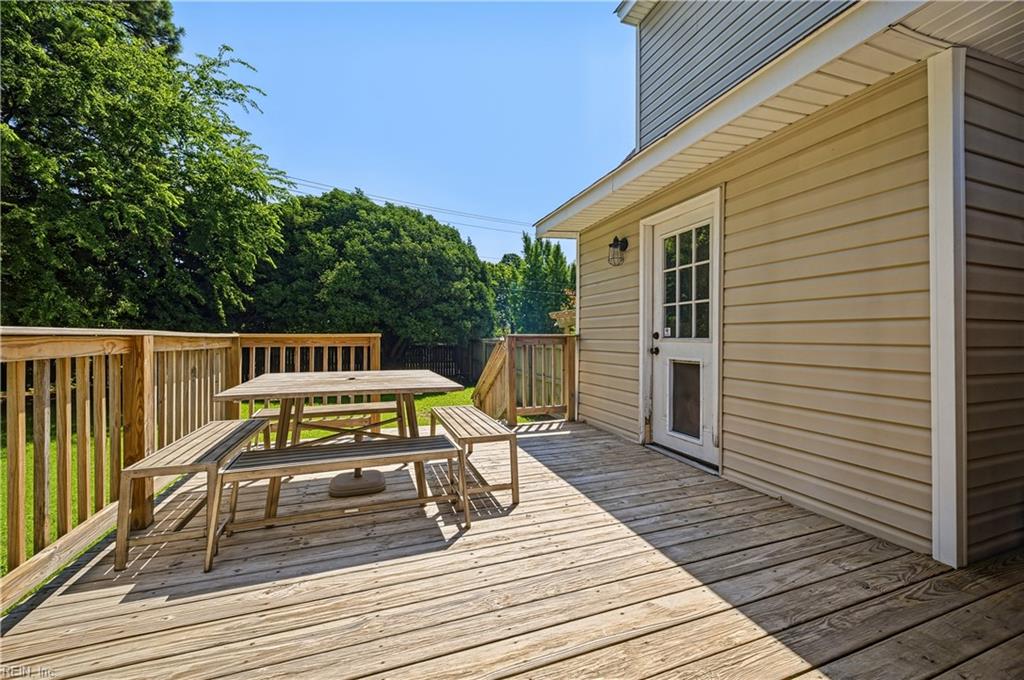 1608 Bain St Property Photo 38