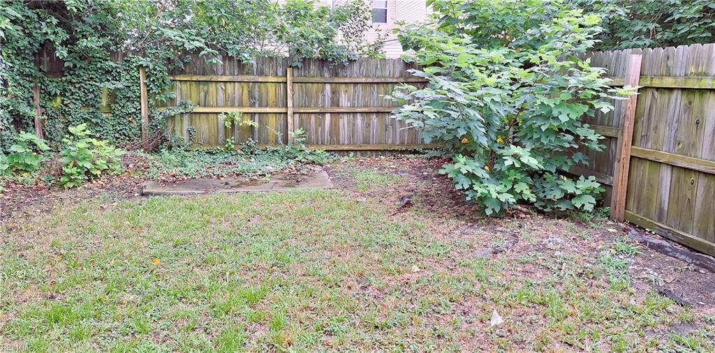 311 W 27th St Property Photo 5