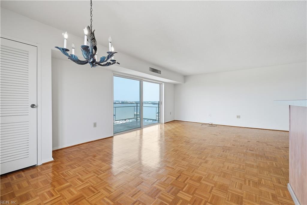 One Crawford Pw Property Photo 5