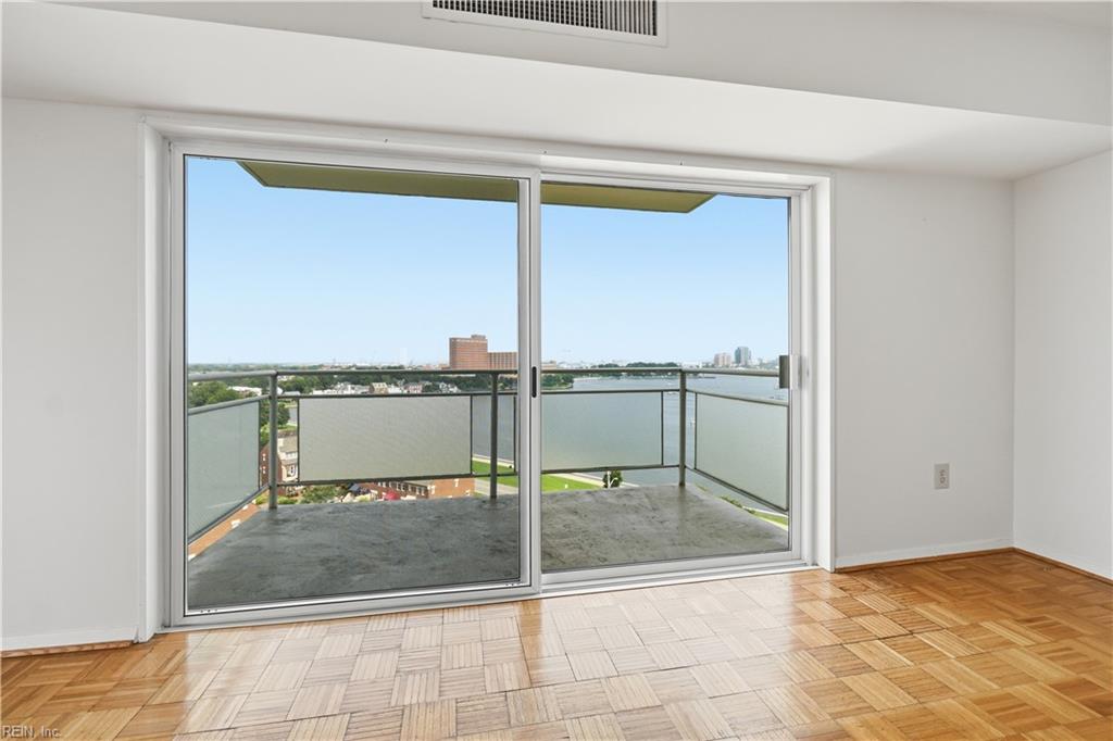 One Crawford Pw Property Photo 6