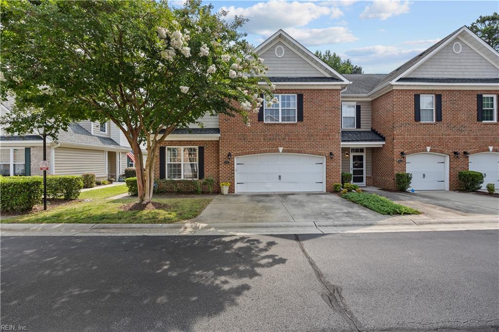 416 Fieldstone Glen Way Property Photo 3