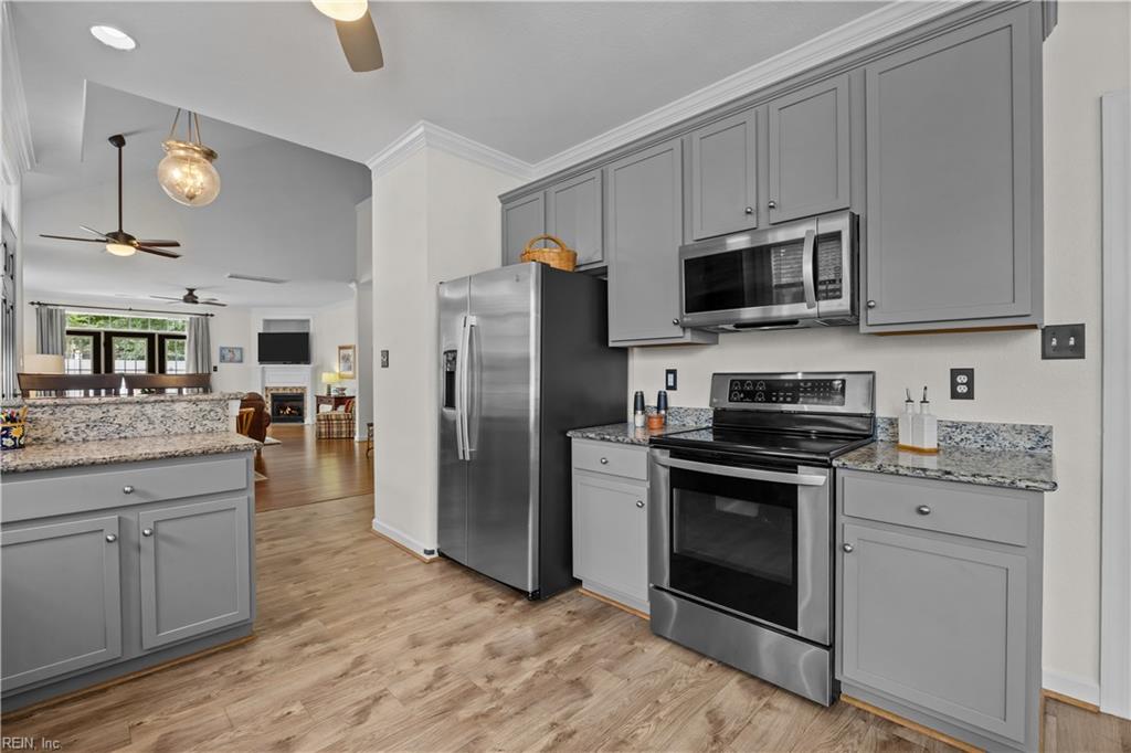 416 Fieldstone Glen Way Property Photo 12