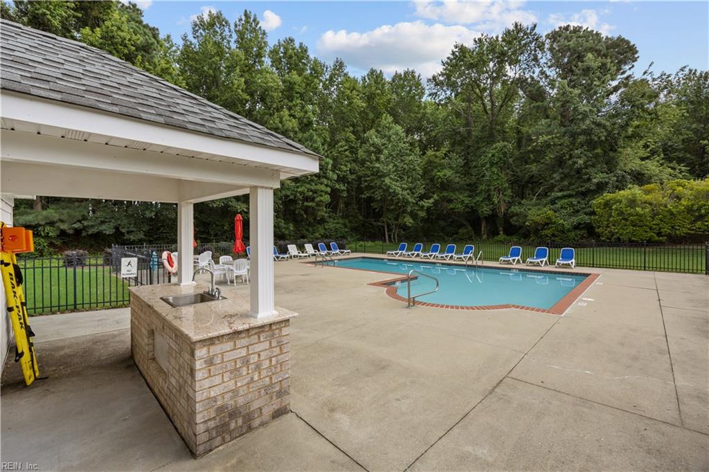 416 Fieldstone Glen Way Property Photo 42