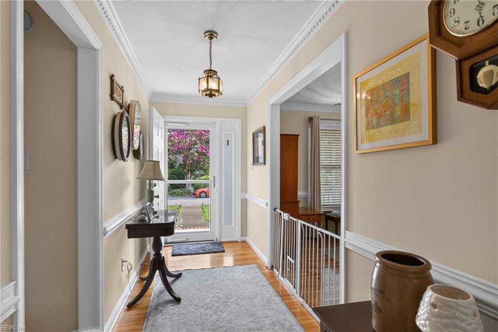 746 Yorkshire Trl Property Photo 2