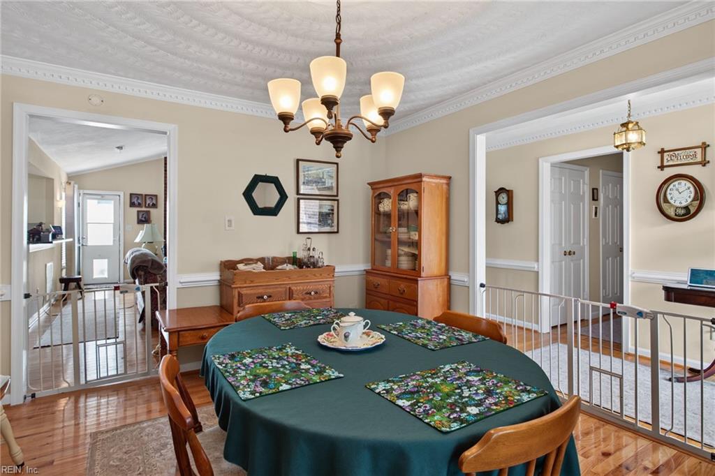 746 Yorkshire Trl Property Photo 14